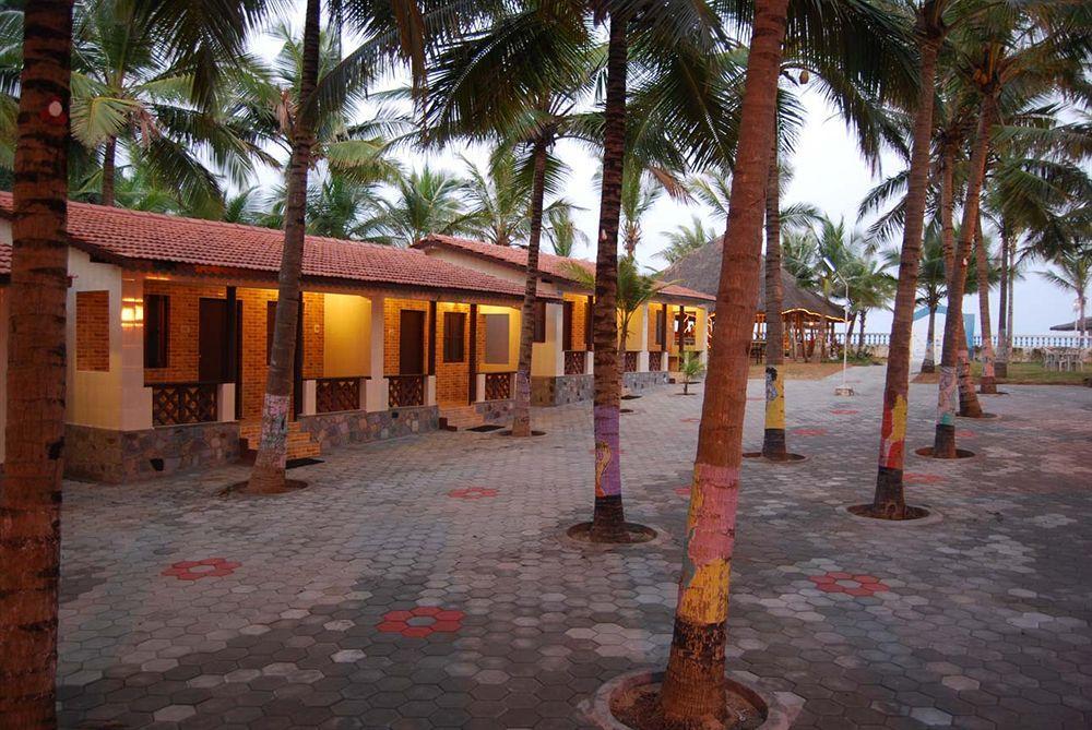 Bluebay Beach Resort Mamallapuram Exterior foto